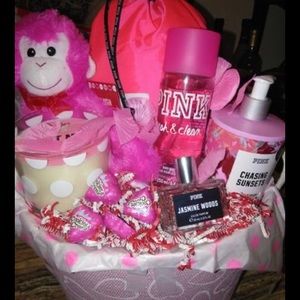💞Pretty in pink gift basket 💞